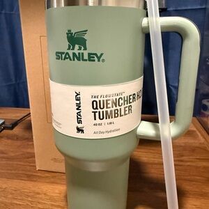 Stanley Quencher H2.0 Tumbler in Green